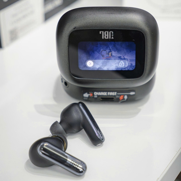 🎧✨ JBL Live Beam 3 — Écouteurs sans fil avec boîtier de recharge intelligent à écran intégré 🧠📟, réduction de bruit adaptative 🔇, appels parfaits 📞🎙️ et autonomie jusqu’à 48 h 🔋⏳