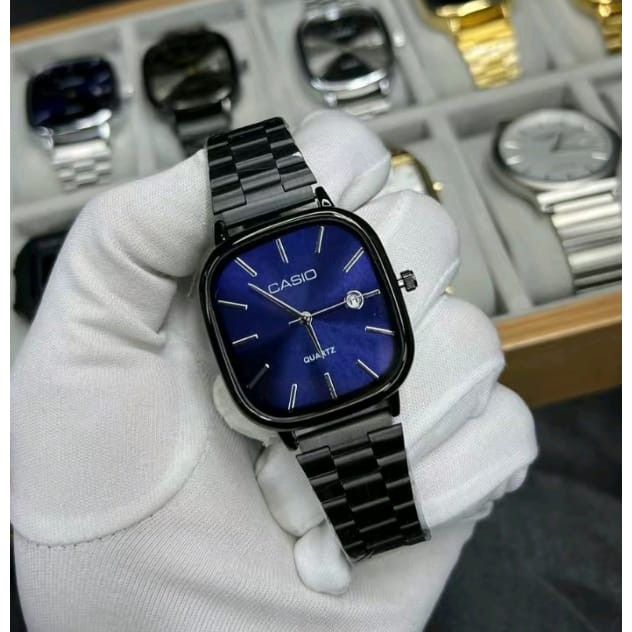 ⌚ Montre Quartz Rétro Carrée Casio — Unisexe (Hommes / Femmes) — Acier Inoxydable, Bracelet à Maillons, Résistance à l’eau du quotidien