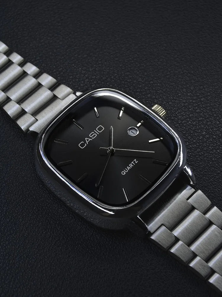 ⌚ Montre Quartz Rétro Carrée Casio — Unisexe (Hommes / Femmes) — Acier Inoxydable, Bracelet à Maillons, Résistance à l’eau du quotidien